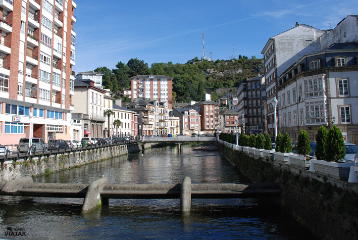 El río Negro a su paso por Luarca. Asturias