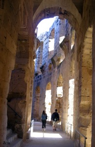 Recorriendo el anfiteatro de El Jem. Túnez