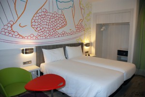 Habitación Lanzarote. Hotel Ibis Styles Madrid Padro