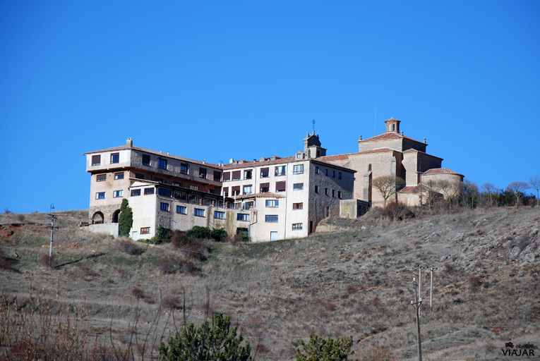 Vista del Hotel Leonor Mirón desde el río Duero. Soria