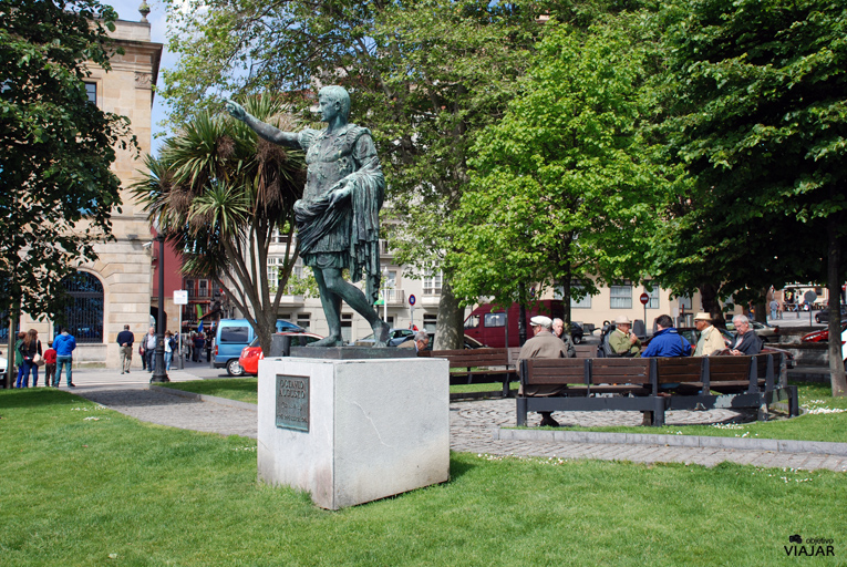 Monumento a Octavio Augusto. Plaza Campo Valdés. Gijón