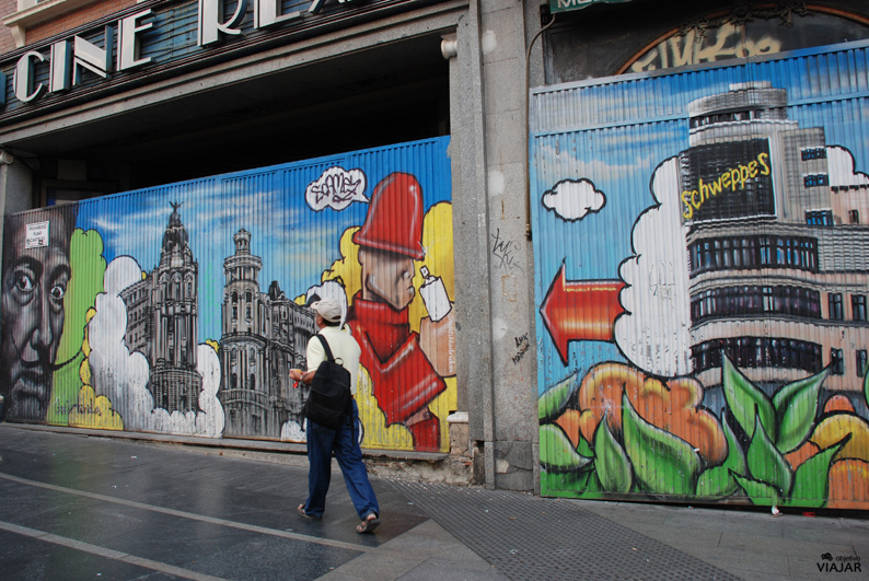 Graffitis en la Gran Vía. Madrid