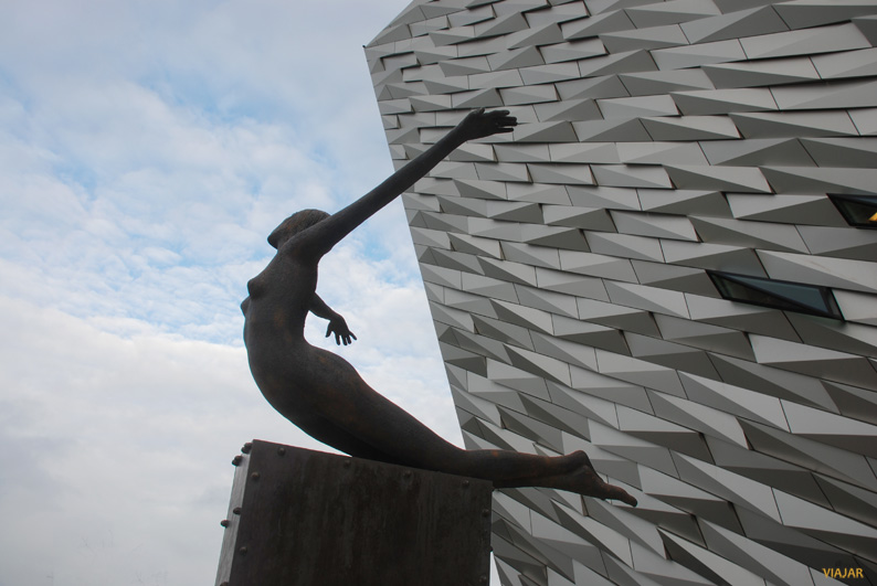 Detalle del Titanic Belfast. Belfast