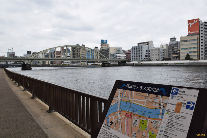 Ryogoku Bridge. Río Sumida. Tokio