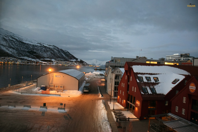 Tromsø desde mi habitacion en el Scandic Ishavshotel. Laponia noruega