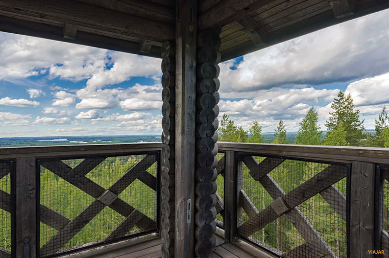 Torre de observacion de Mänttä. Region de los Mil Lagos de Finlandia